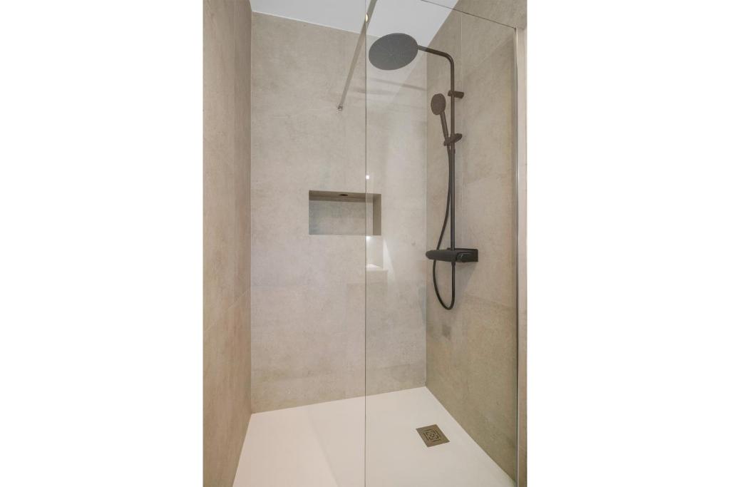 Elegant 3-room air-conditioned apartment in the heart of Le Marais - 3
