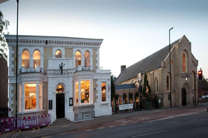 Sandford House Hotel Wetherspoon photo
