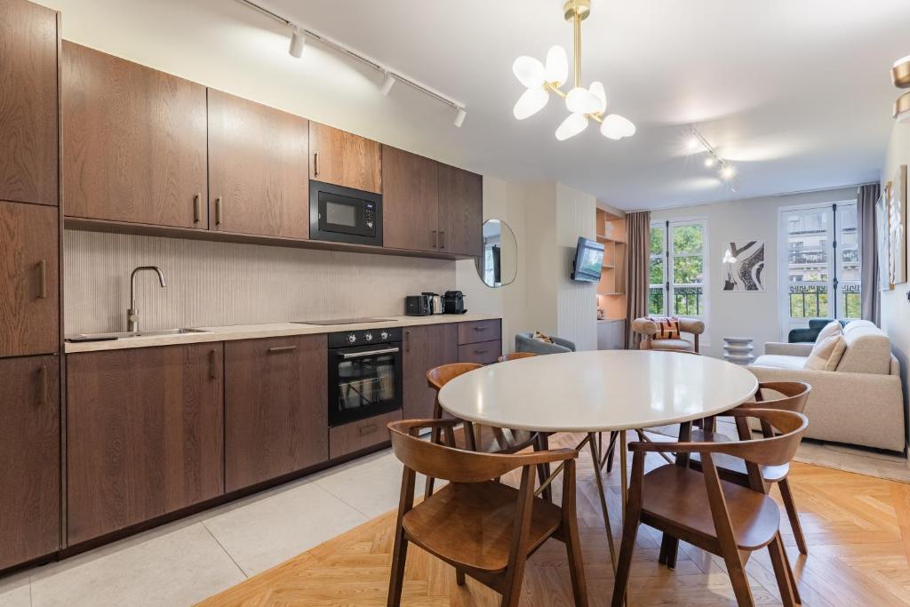 Elegant bright and air-conditioned 2 Bedroom apartment in Bastille - 2
