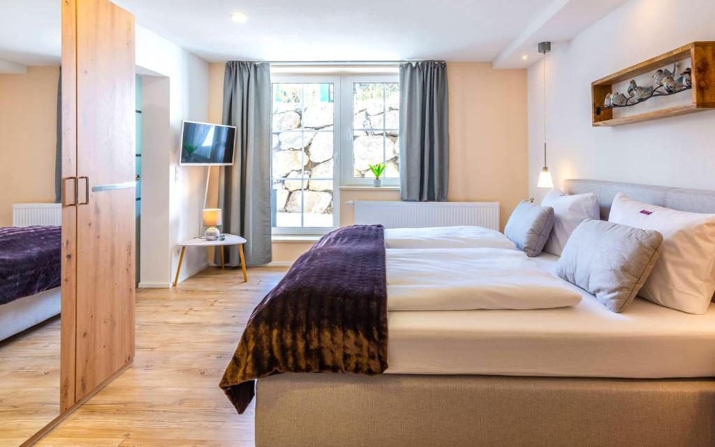 Ferienwohnung "Hirschbergsuite" - Mit Hotelfrühstück, Sauna, fast direkt am See - 2