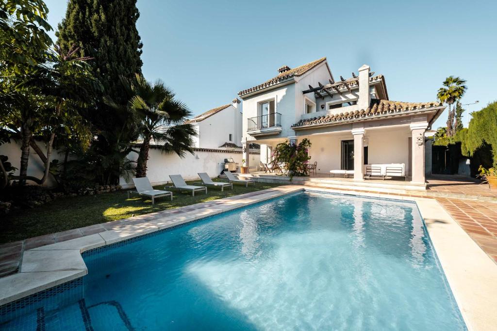 Villa Parcelas Del Golf Private Pool Family Marbella Escape - 1