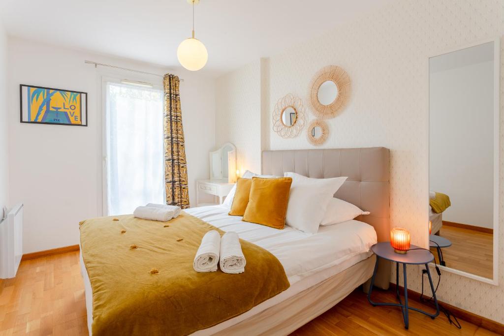 Spacious Family Apartment near Disneyland with Garden, AC and Parking - 2