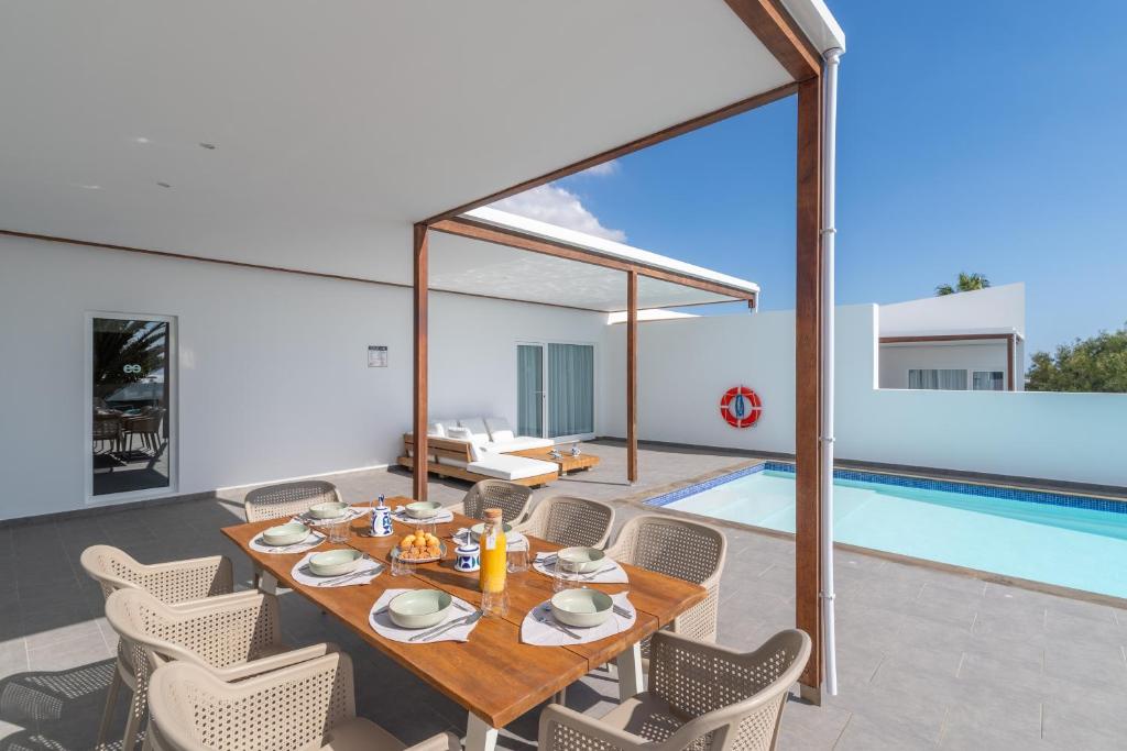 Ereza Hoopoe Villas — Playa Blanca, Canary Islands
