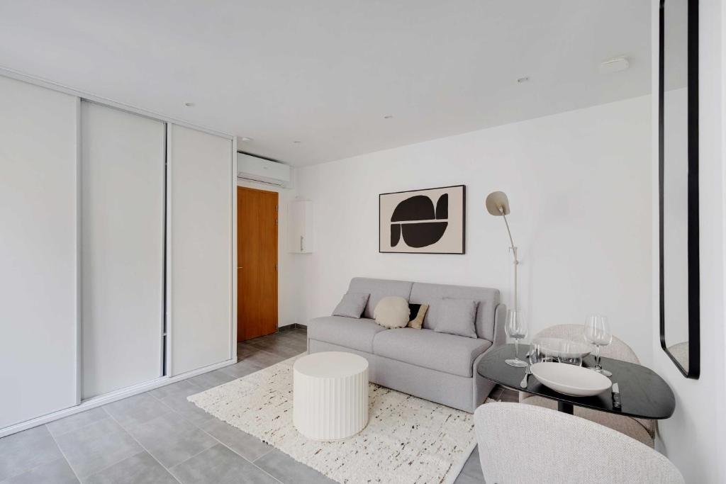 Charming studio - AC- 2P- Sentier - 2