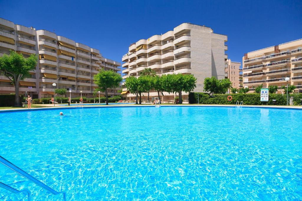 UHC Cordoba Family Complex - 3