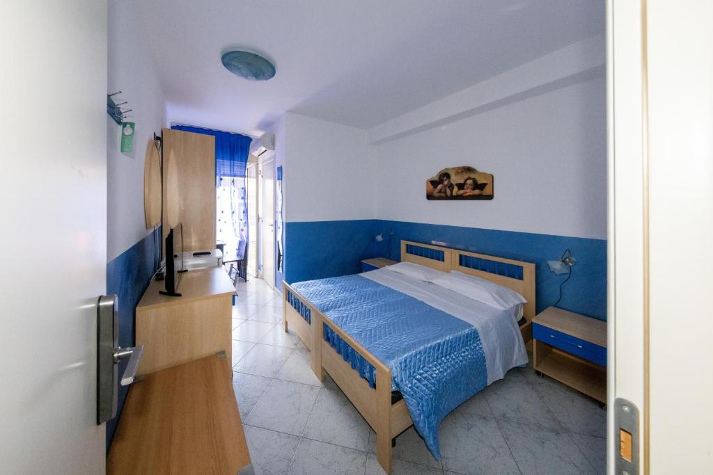 B&B Brezza Marina & Ristorante Shoreline - 1