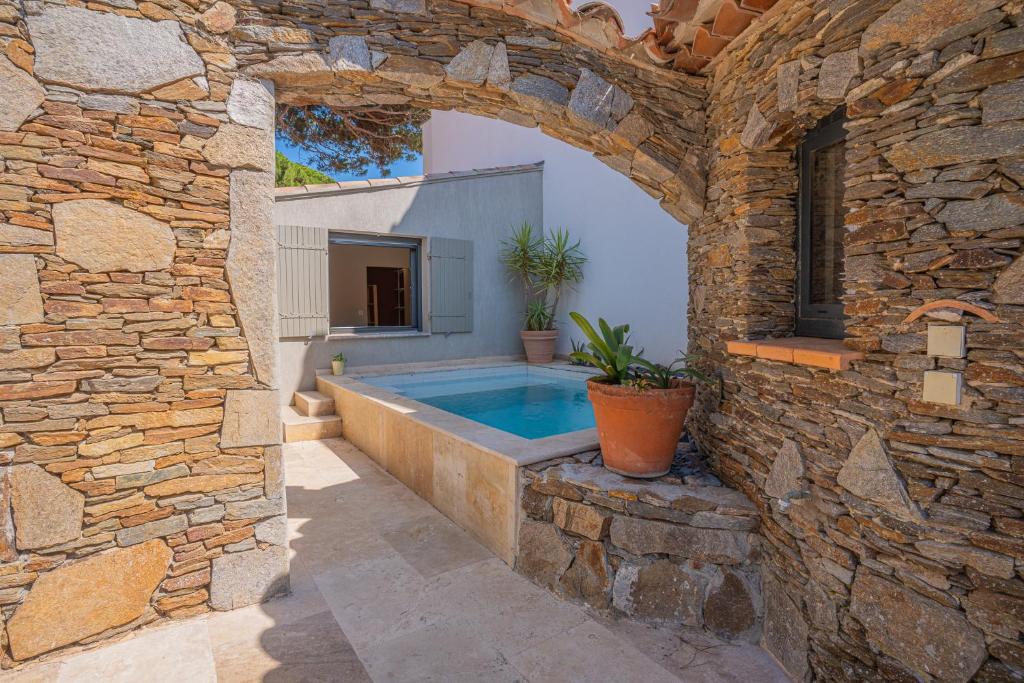 VILLA BERNADETTE - Villa climatisée pour 10 personnes avec piscine à Hyères-La Capte - 1