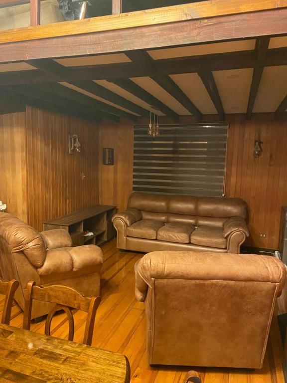 House in the heart of the city with a jacuzzi and parking - 1