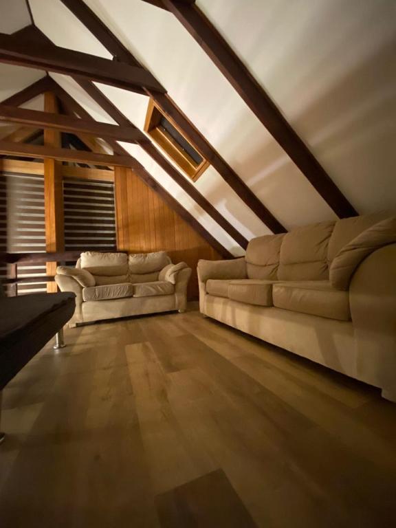 House in the heart of the city with a jacuzzi and parking - 4