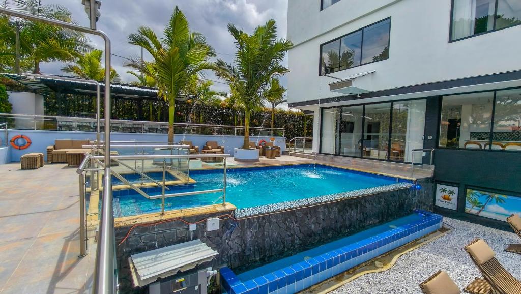 The Palms Hotel - 5