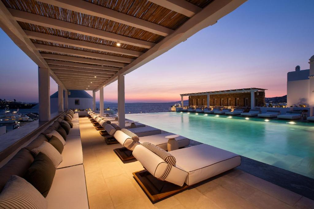 Porto Mykonos Hotel スイミングプール