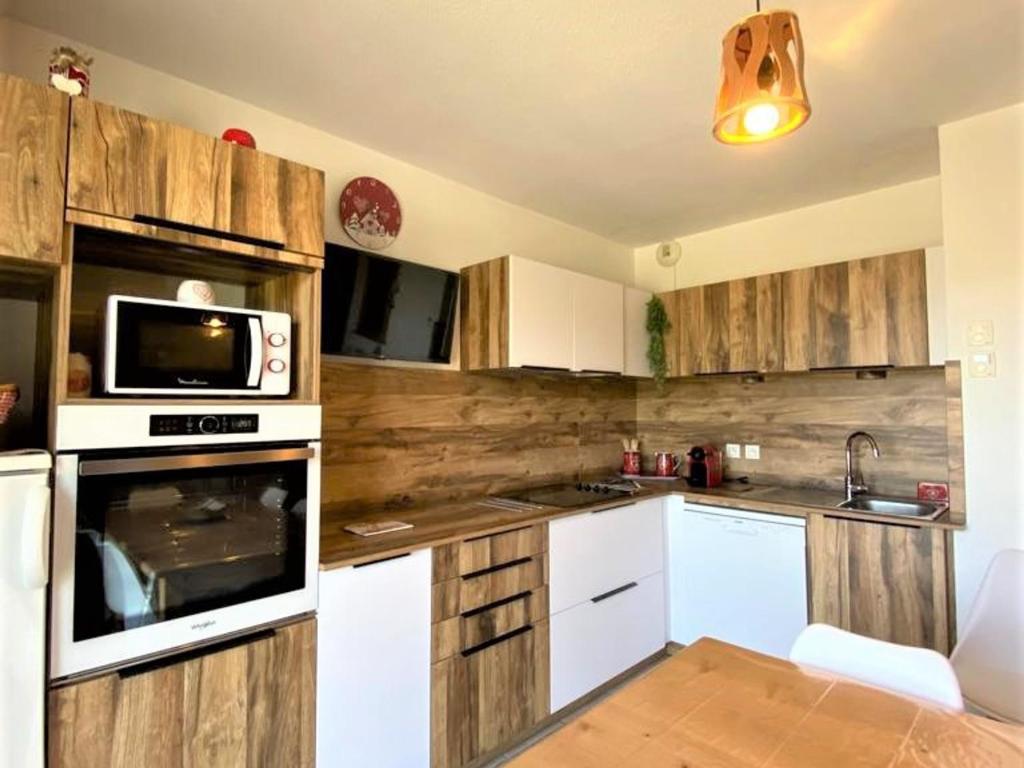 Chalet rénové 7 pers avec terrasse, local ski et parking gratuit - FR-1-863-11 - 2