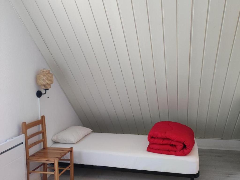 Chalet Mitoyen 7p avec Piscine, Sauna, Parking Gratuit et Proche Commerces - FR-1-863-8 - 5