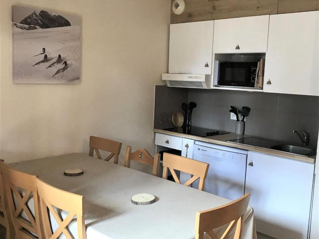 Chalet mitoyen rénové 3 pièces, 7 pers, terrasse, parking, animaux admis - FR-1-863-10 - 3