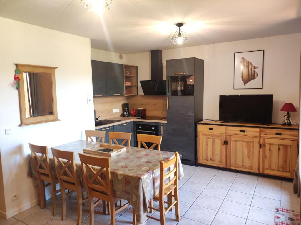 Chalet Mitoyen 3 Pièces, 7 Pers, Terrasse, Parking Gratuit, Animaux Acceptés - FR-1-863-6 - 2