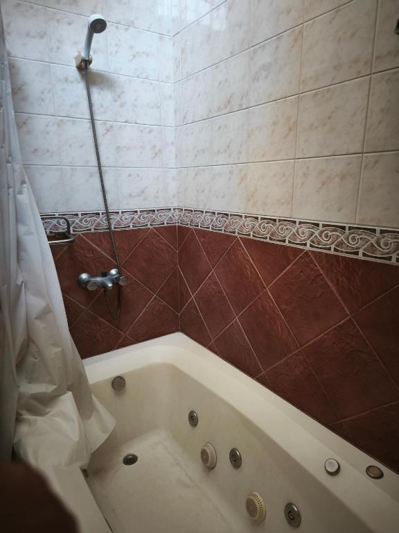 Casa 3 cuadras del centro y 8 de la playa - 3