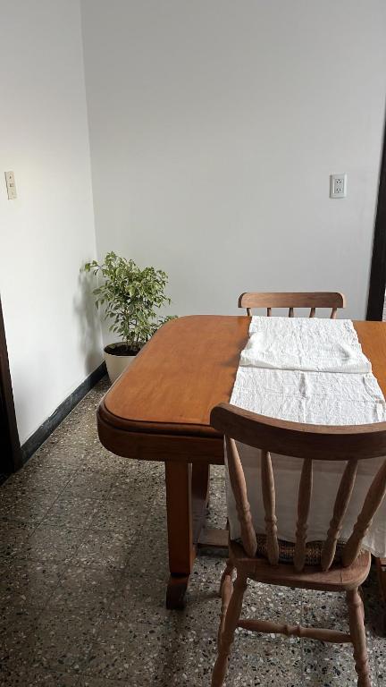 Departamento a media cuadra de plaza central - 4