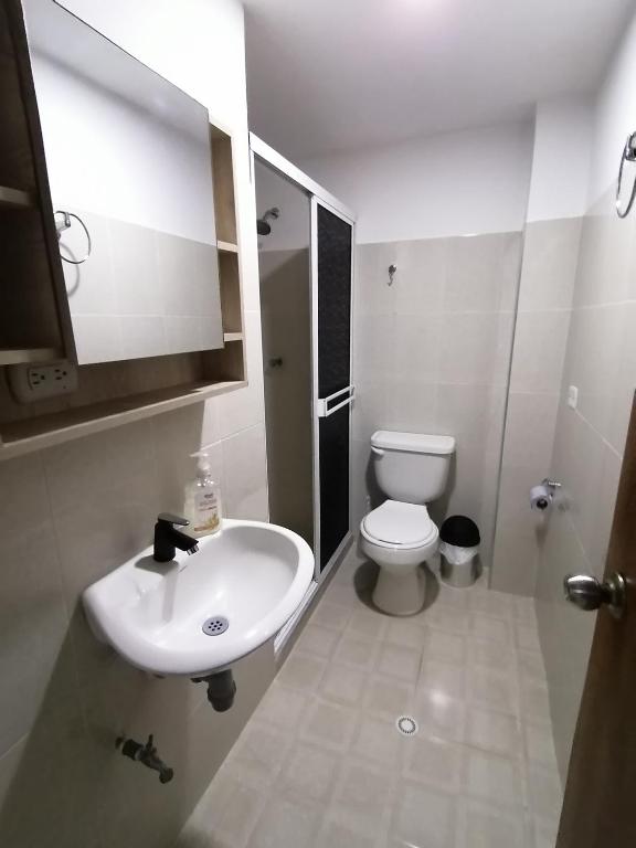 Tu Loft Ideal Amoblado, Wifi, Parqueadero y Confort - 5