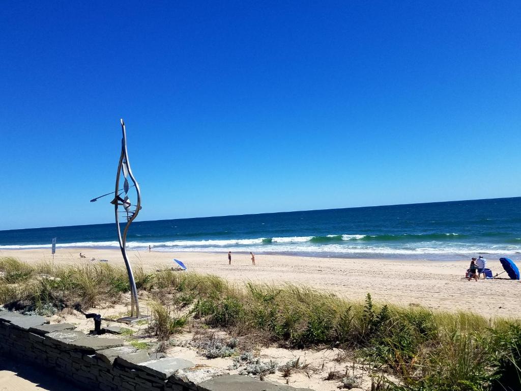 Best Price on White Sands Motel in Montauk (NY) + Reviews!