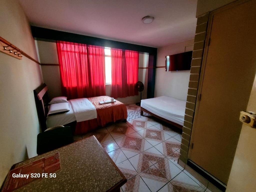 Las Estrellas Hostal - 1
