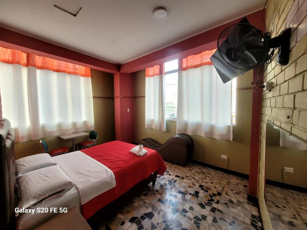 Las Estrellas Hostal - 5