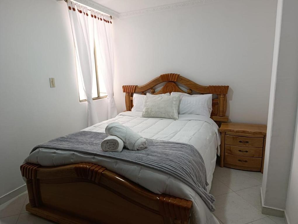 Apartamento cómodo, tranquilo con parqueadero, excelente ubicación - 1