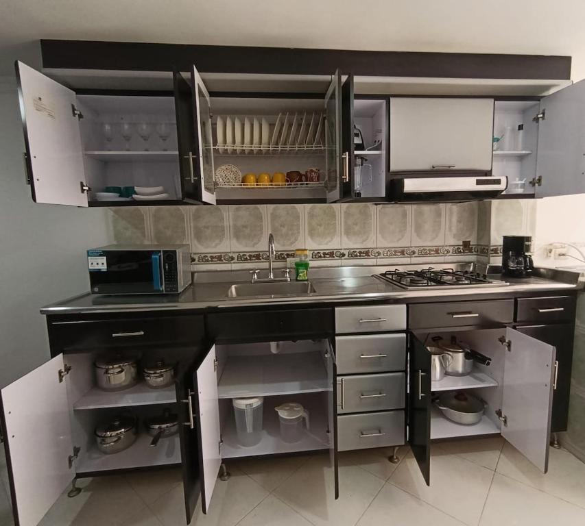 Apartamento cómodo, tranquilo con parqueadero, excelente ubicación - 4