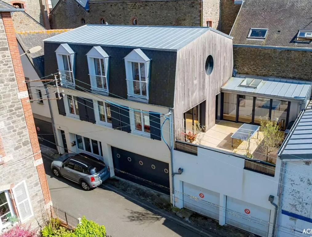 Maison RENOVEE 6 chambres en HYPERCENTRE DINARD - 1