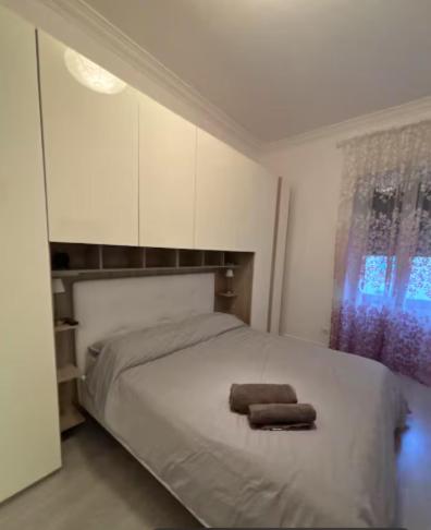 Christopher Rooms - 1