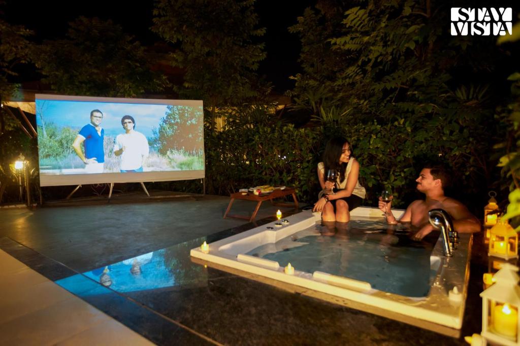 Hot tub