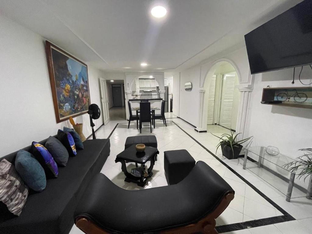 Espectacular apartamento de 4 alcobas en el Laguito - 5