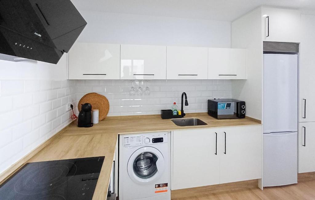 Amazing Apartment In Barbate With Wifi - 3