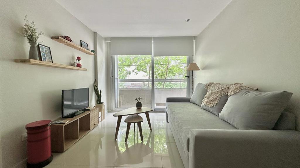 Check and Home - Sarmiento - Moderno con Pileta y Cochera - 2
