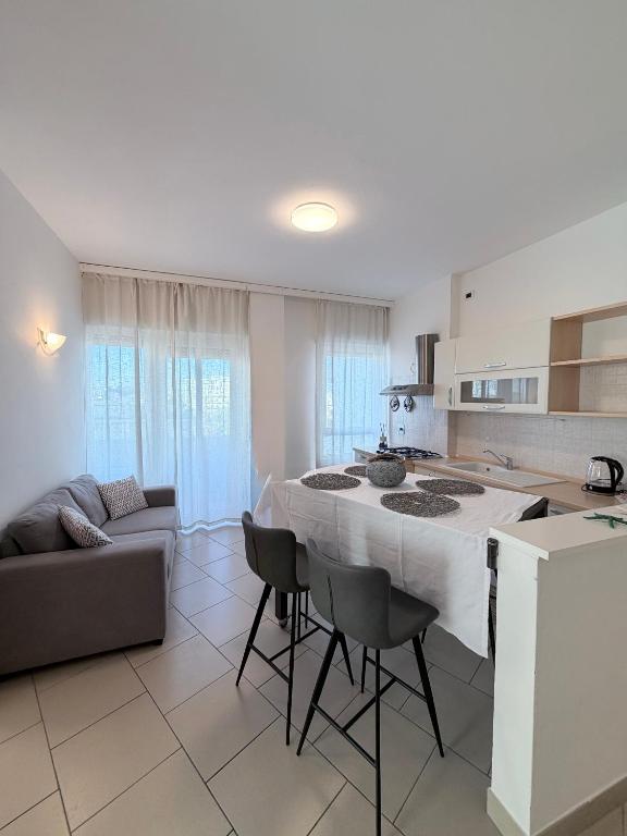 Nievo-Ceccarini Pedonale - Flexrent Immobiliare Abissinia - 1
