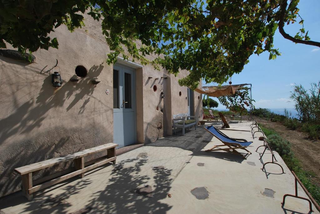 Petricore nature accomodation beach Lipari - 2