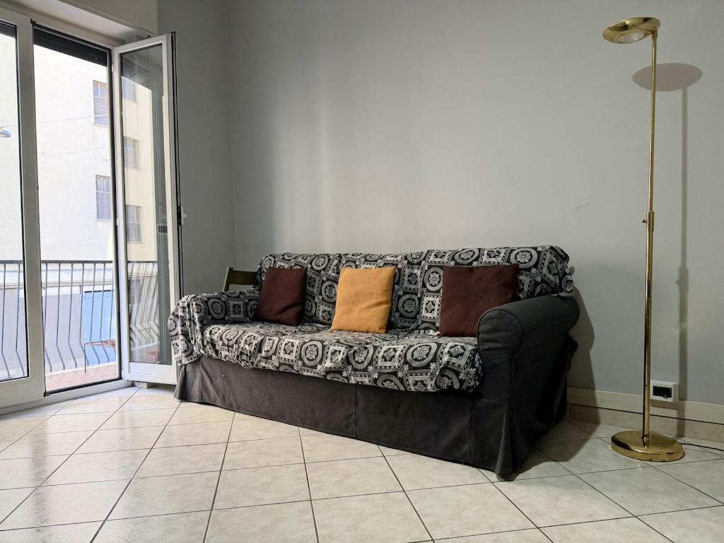 HOST4U - In Centro a Imperia con Balcone - Casa Margherita - 1