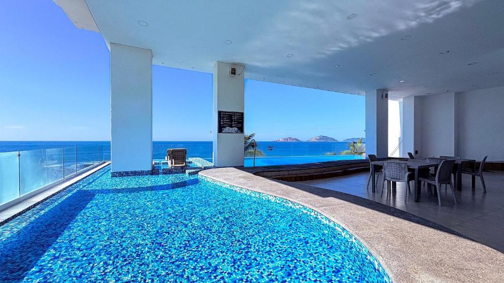 Boca de Cielo · Malecón · Ocean Views - 1