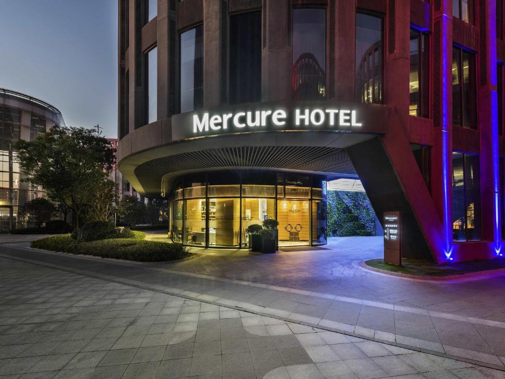 Exterior view, Mercure Shanghai Hongqiao Railway Station in Shanghai