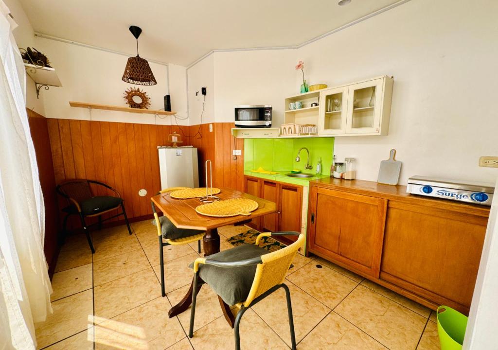 Minidepa en tercer piso Urb La Merced Tercera Etapa - 1