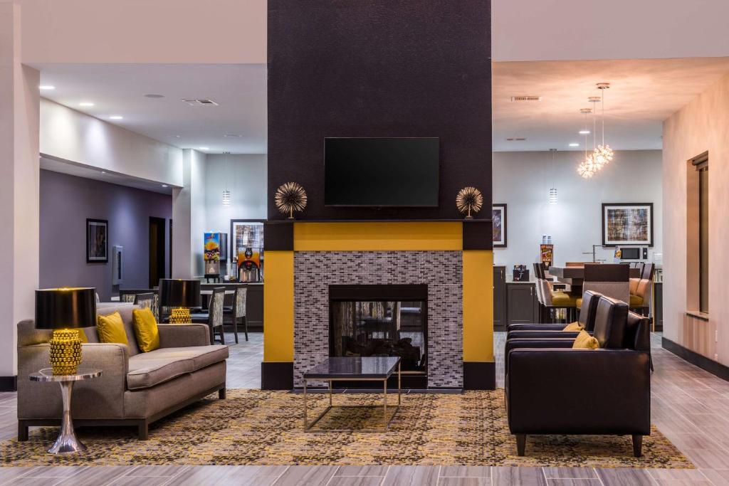 Best Western Plus Regency Park photo
