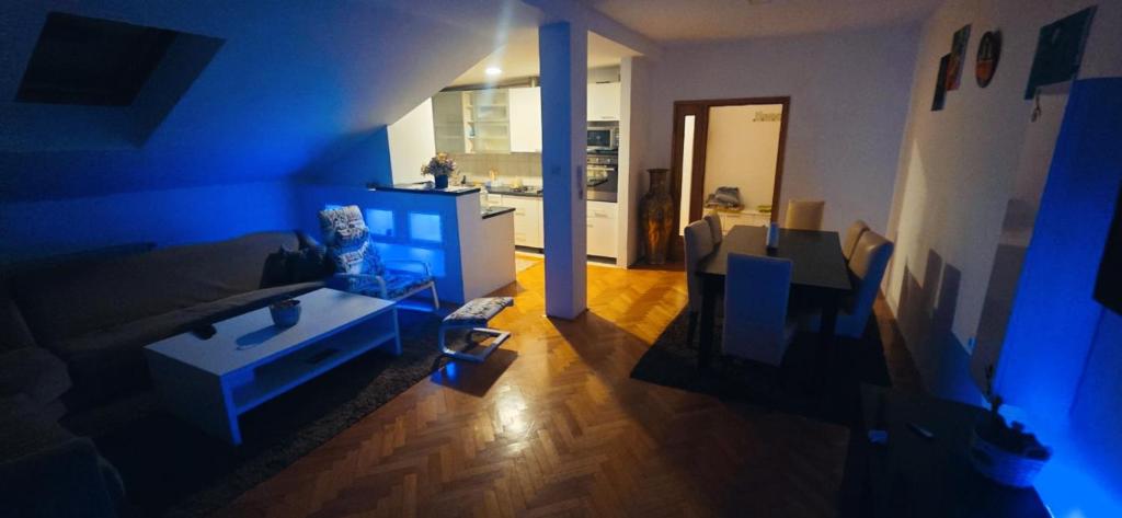 Apartman Cinema - 5
