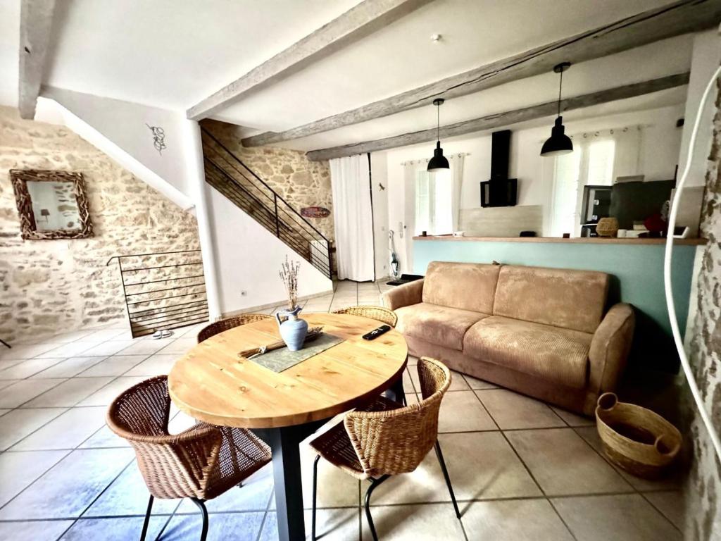 Charming house in Pezenas with garage and patio - 1