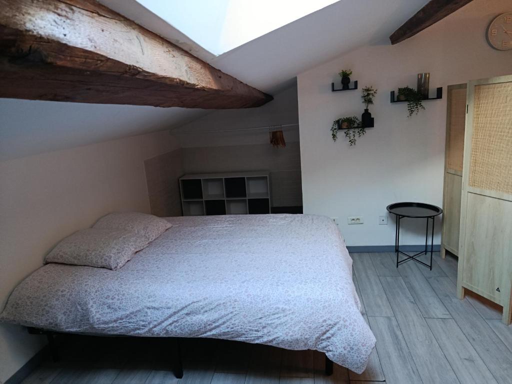 Grand studio proche centre - 1
