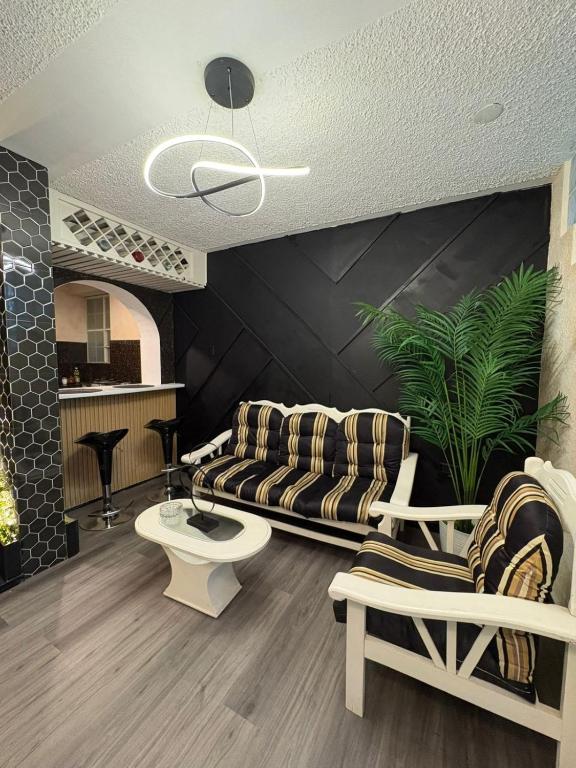 Suite acogedora con Red Room y Jacuzzi - 3