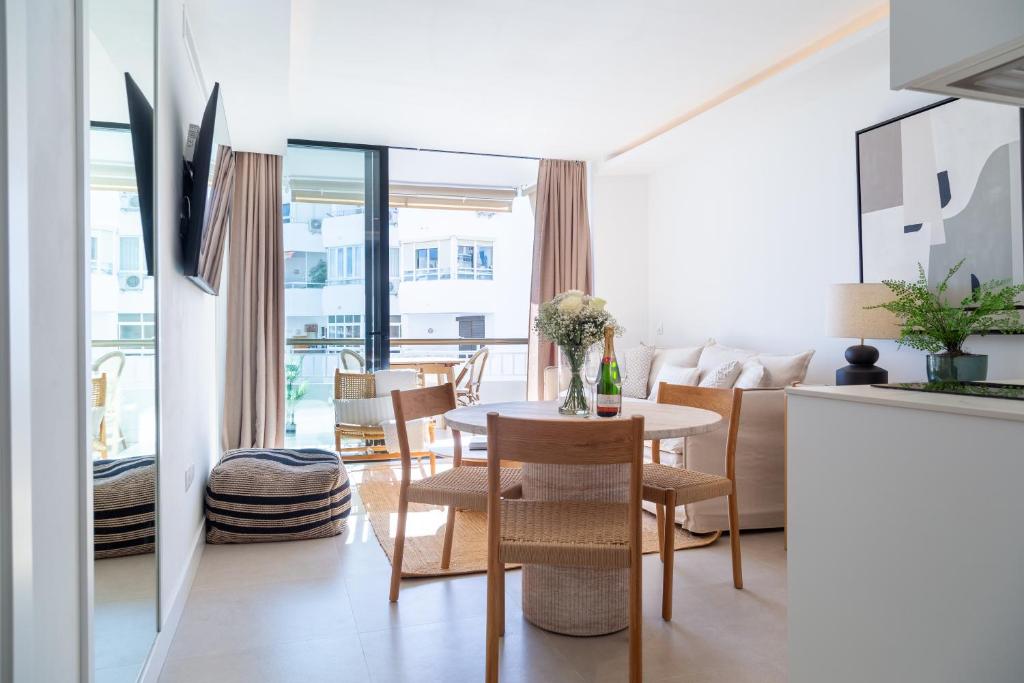Boutique Apartment with Sun Terrace & Sea Views - 3