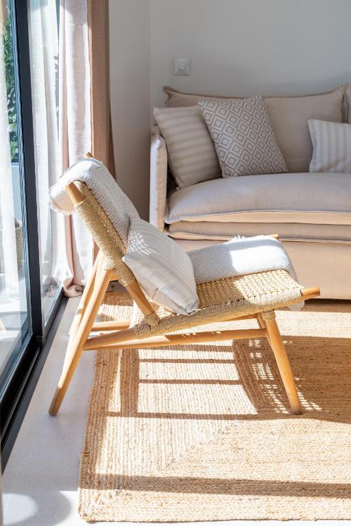 Boutique Apartment with Sun Terrace & Sea Views - 5