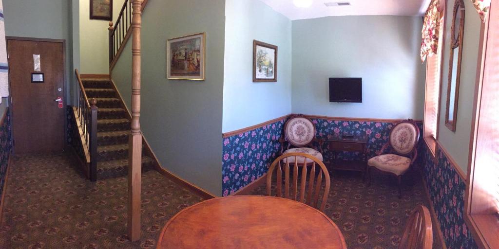 Hotel Millersburg Photo 47