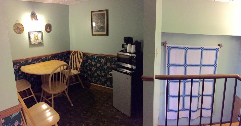 Hotel Millersburg Photo 48