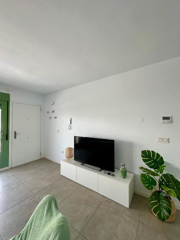OCEAN APARTAMENT !! 1ª Línea del Mar, piscina, parking, wifi - 2