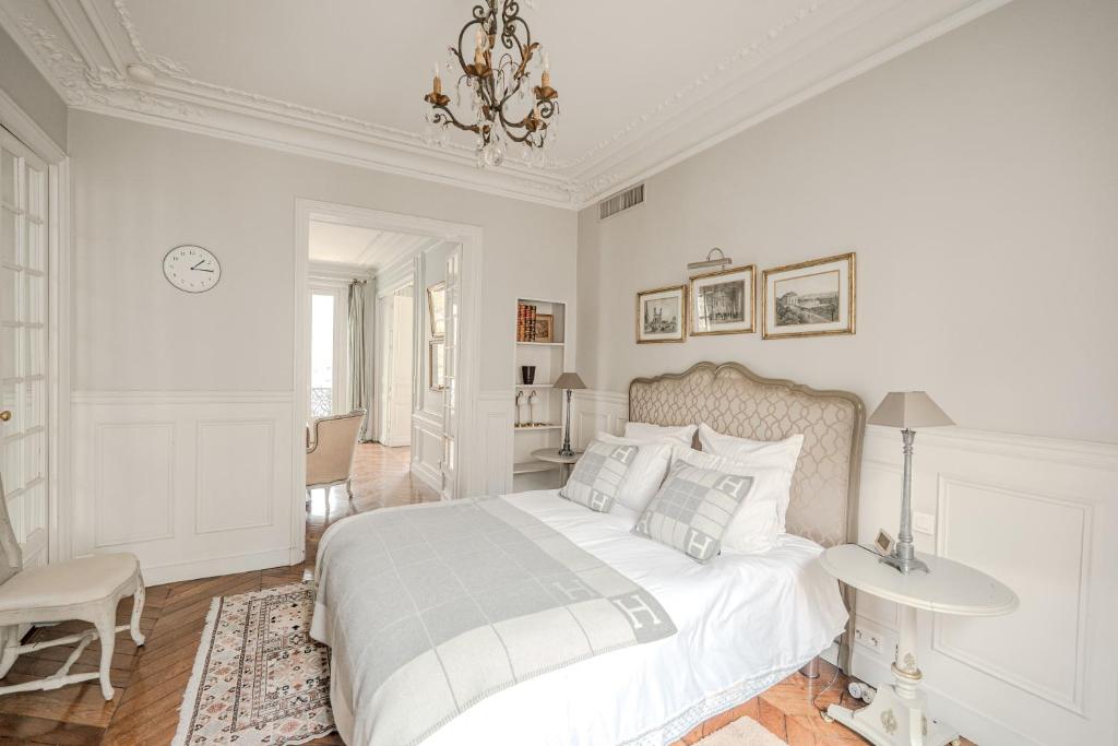 AC 3bds Apt with arc de triomphe view & terrace - 3